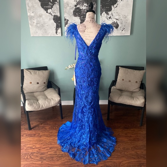 NWT sparkly tight fitted blue feather prom dress, pageant gown or formal dress - Picture 4 of 5